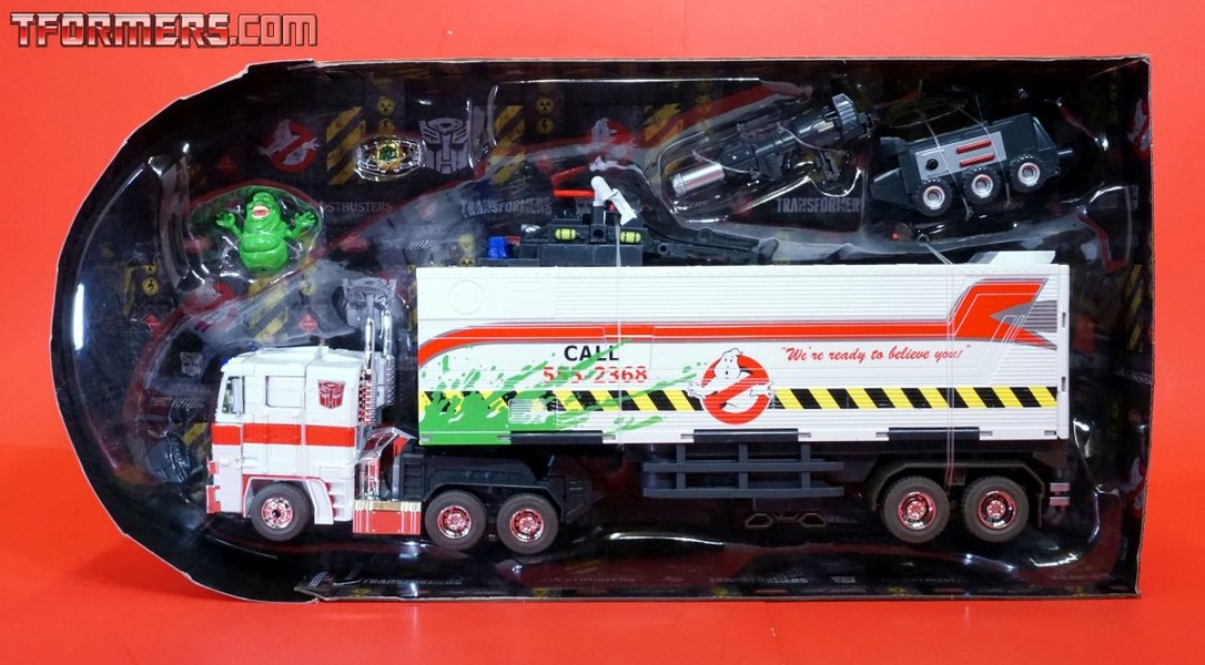 Sdcc 2019 Mp 10g Optimus Prime Ecto 35 Edition Unboxing  (22 of 55)